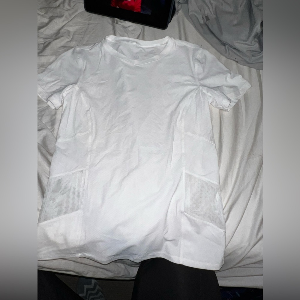 Lululemon tee